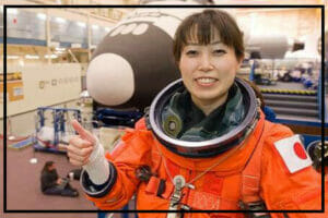 山崎直子は宇宙飛行士の夫